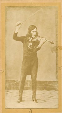 1900_Imperial_Cabinet_Card_of_Fiorini_Fake_Daguerreotype_of_Niccolò_Paganini